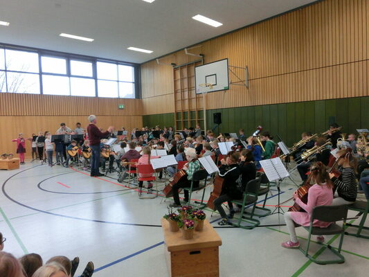 gesamten Orchester